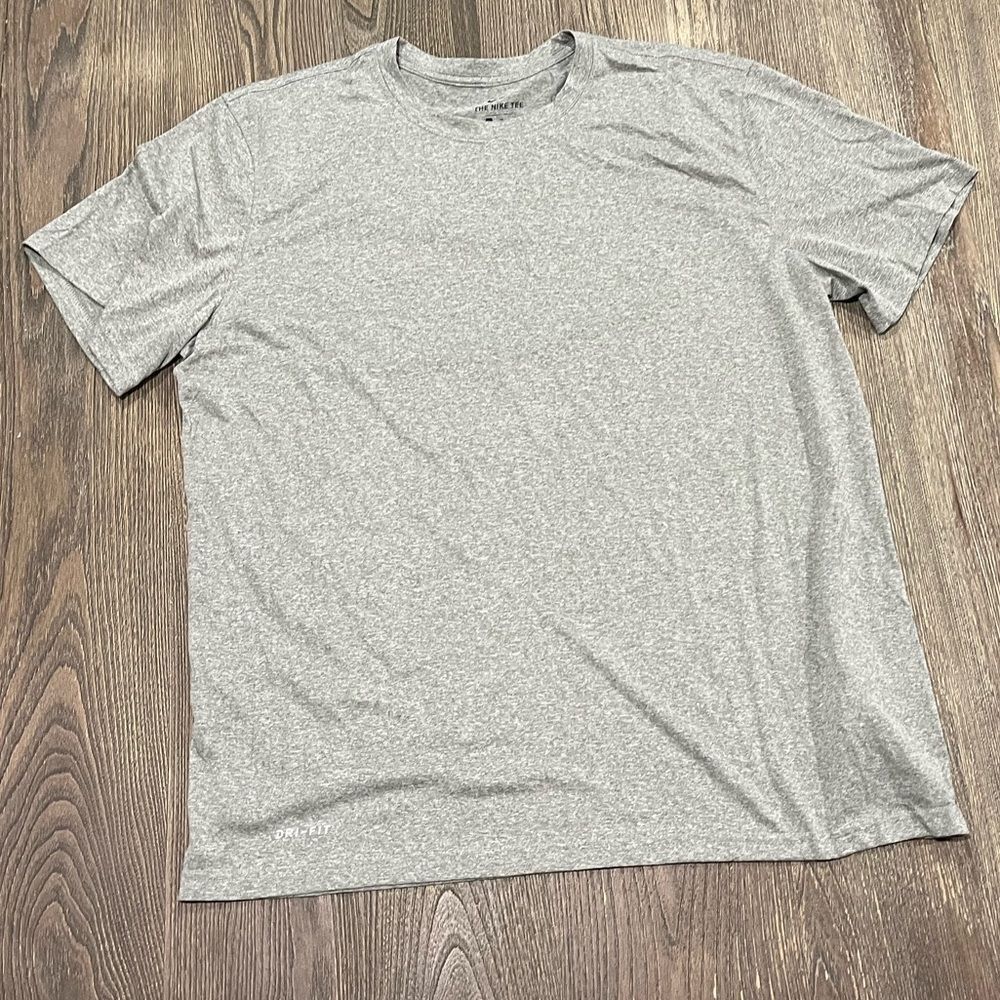 NWOT Nike Dri-Fit T-Shirt Crewneck Short Sleeve Athletic Fit Pullover Gray XL